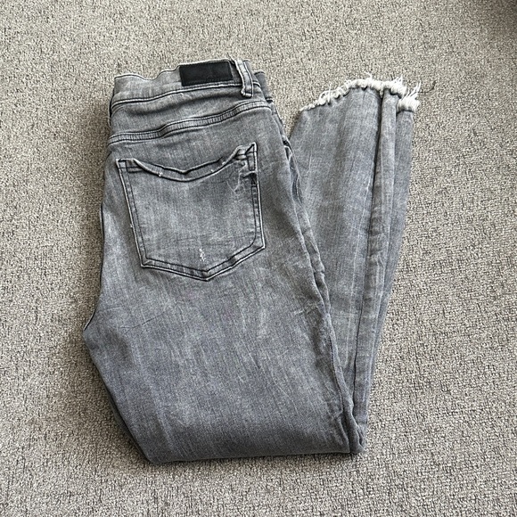 Express Women's Distressed Gray Cropped Jeans - Picture 1 of 3
